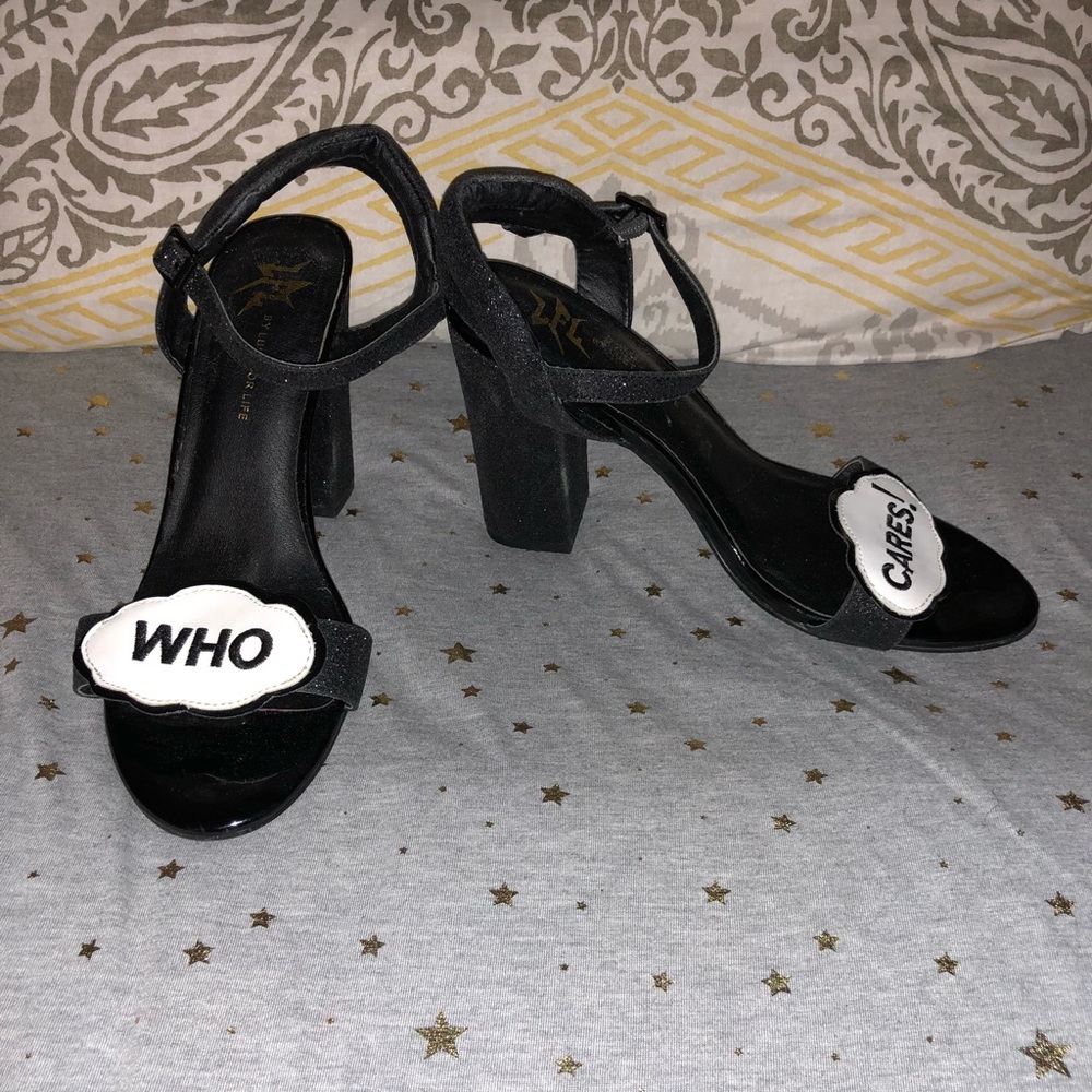 List for life sandals Sz 10